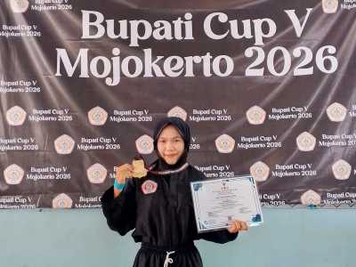 Srikandi SMK Negeri Wonosalam Aida Nur Kumala Sari Sabet Juara 1 Pencak Silat Bupati Cup V Mojokerto 2026